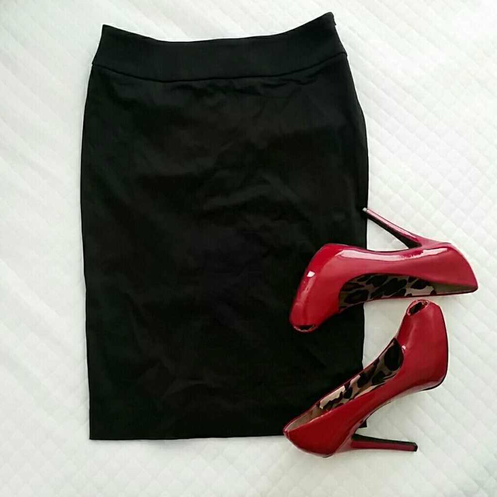 Bebe💕Black Knee-length Skirt